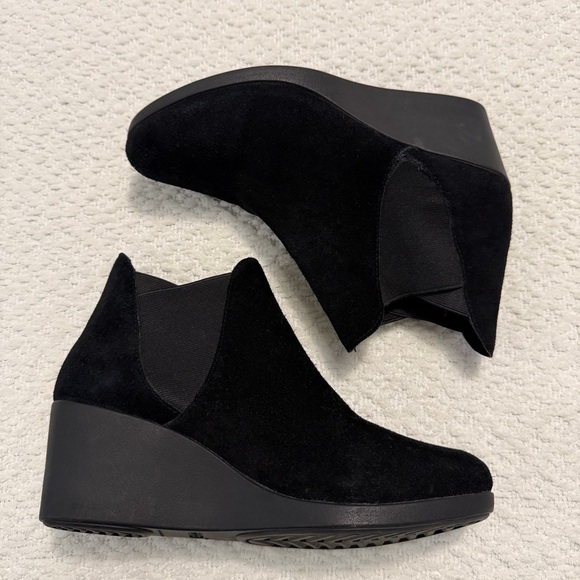 Crocs Leigh Wedge Suede Chelsea Boot Women’s Size 9 - Picture 2 of 7
